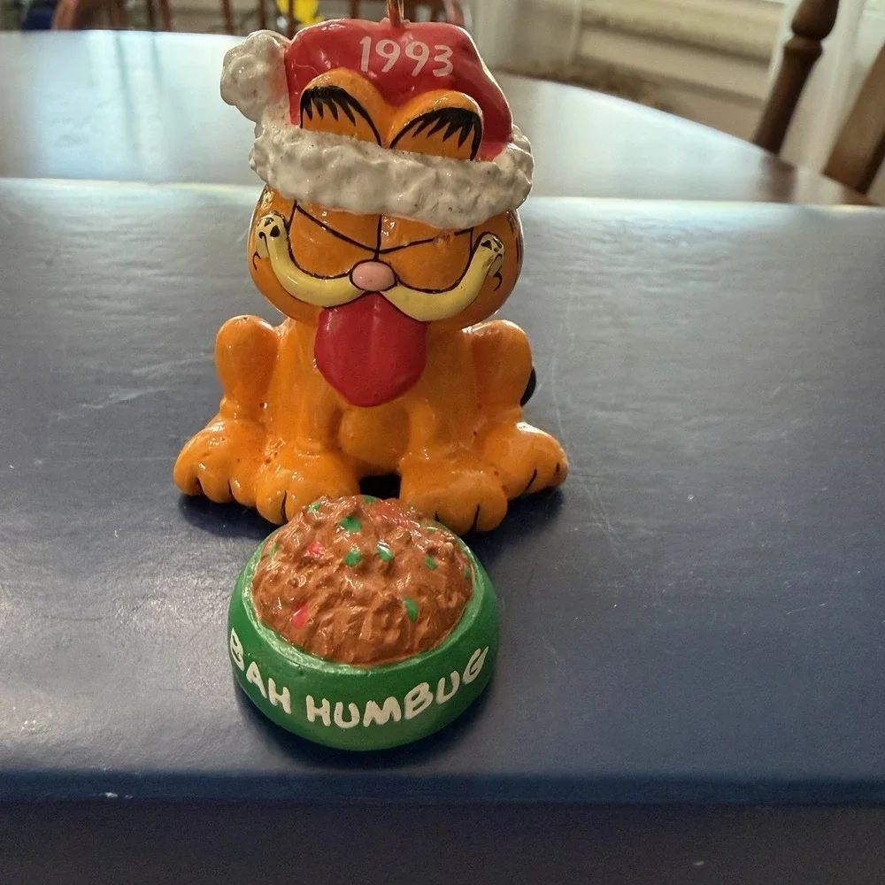 Vintage Garfield 1993 Bah Humbug Food Bowl Santa Hat Christmas Ornament